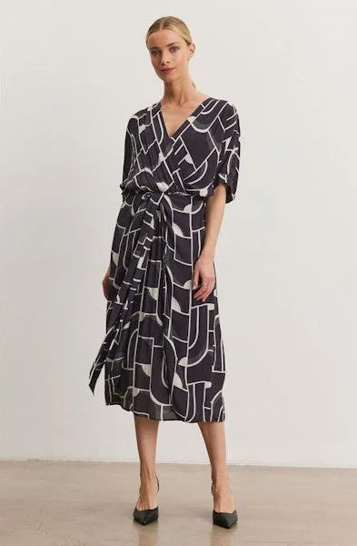 Velvet by Graham & Spencer Elise Midi Dress Stylish Midi Dress with Cuffs